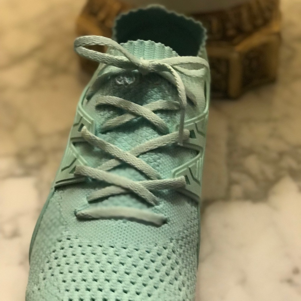 ASICS - Picture 3 of 3